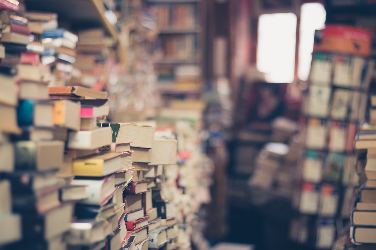 books-ge4223b4ec_1280
